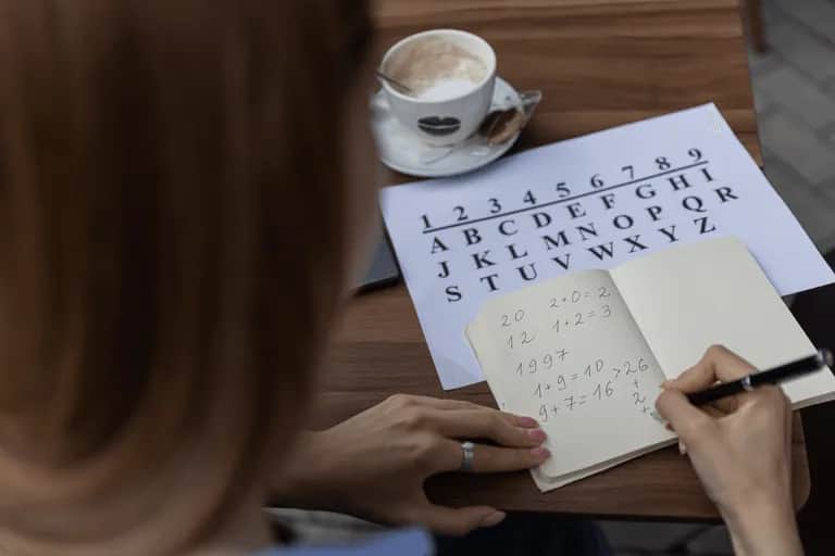 Jak obliczyć numerologię imienia i nazwiska i odkryć swoją przyszłość