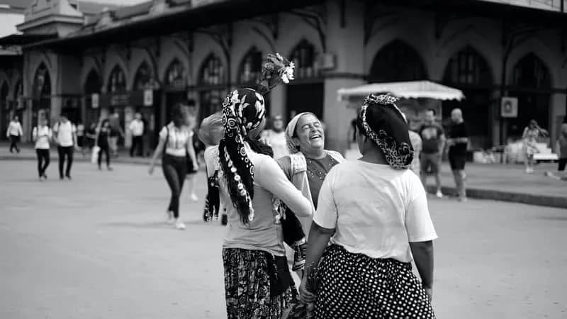 Sen o cyganach co oznacza? Odkryj ukryte znaczenia i symbole